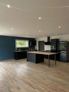 Cuisine ouverte avec îlot central – maison neuve Haute-Saône